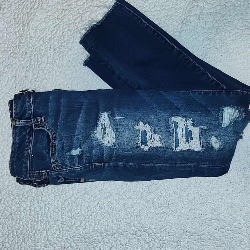 American eagle distressed skinny jeans(size 8)